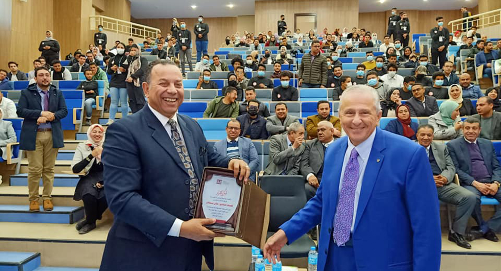 Mr. Dr. Hani Mustafa, during his visit to the university, reviewed initial ideas for projects by students of the College of Engineering, and presented an event entitled: (Your scientific specialization in the age of artificial intelligence)