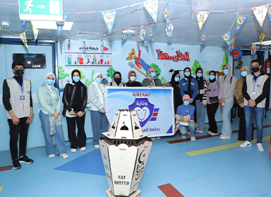 Students from the Faculty of Medicine at New Mansoura University visited the Oncology Center in Mansoura as part of the university’s efforts to serve the community and the environment